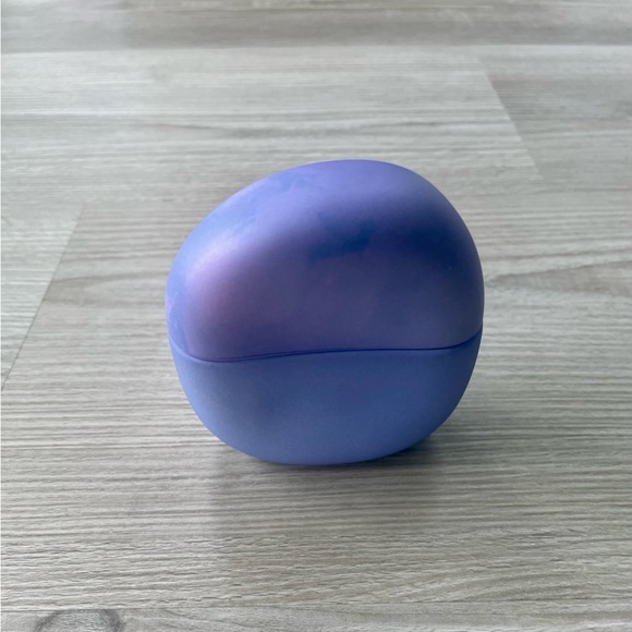 Happy AF by Addison Rae - Picture 2 of 3